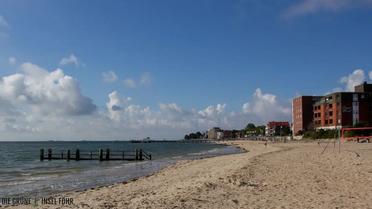 Der Sandstrand auf Föhr an welchem Weber Immobilien Objekte verkauft und vermietet.