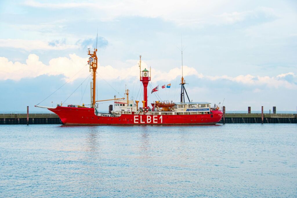 Cuxhaven Hafen als Ausgangspunkt für Tagesausflug von Cuxhaven nach Helgoland.