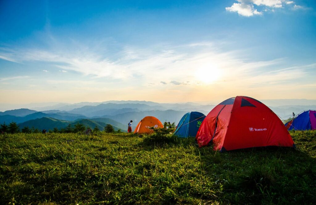 Camping auf Gröde: Zeltplatz in idyllischer Naturumgebung mit Blick auf die Nordsee.