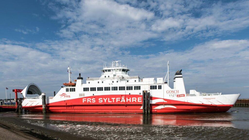 Nordseefähre für Tagesausflug von Cuxhaven nach Helgoland