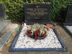 Hans Rosenthal Grabstein auf Friedhof in Berlin.