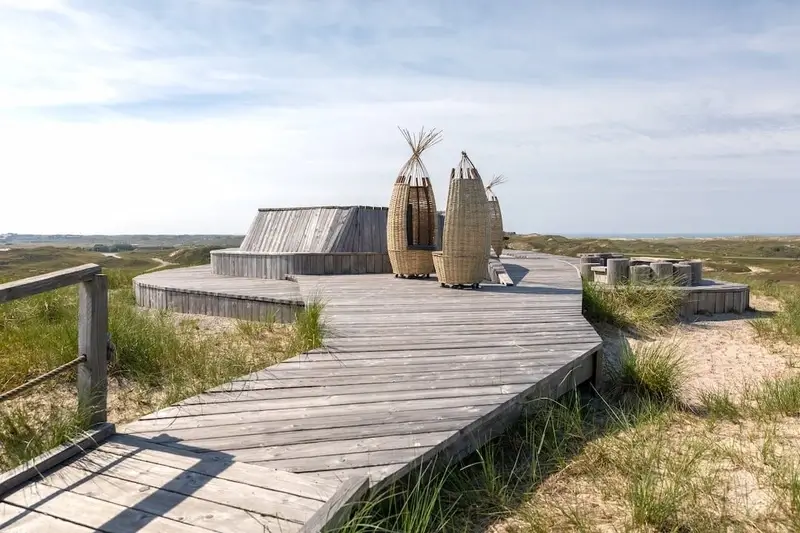 Eine der vielen Thalasso Aussichtsplattformen auf Norderney.